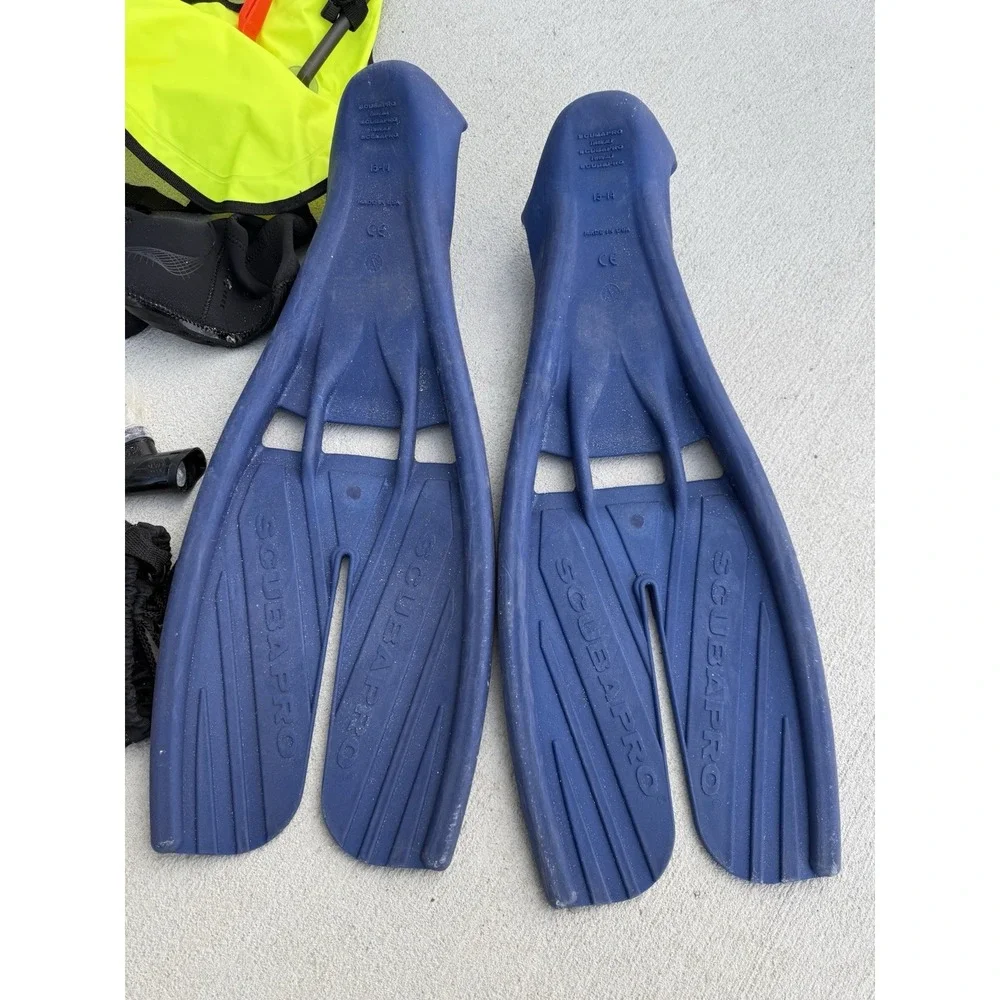 Scuba pro twin jet Fins Size 13-14 Snorkelling Set With Mask Inflatable Safety V